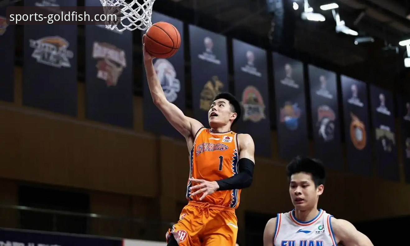 乐鱼体育赛事高清 上海男篮豪取12连胜登顶联赛详解